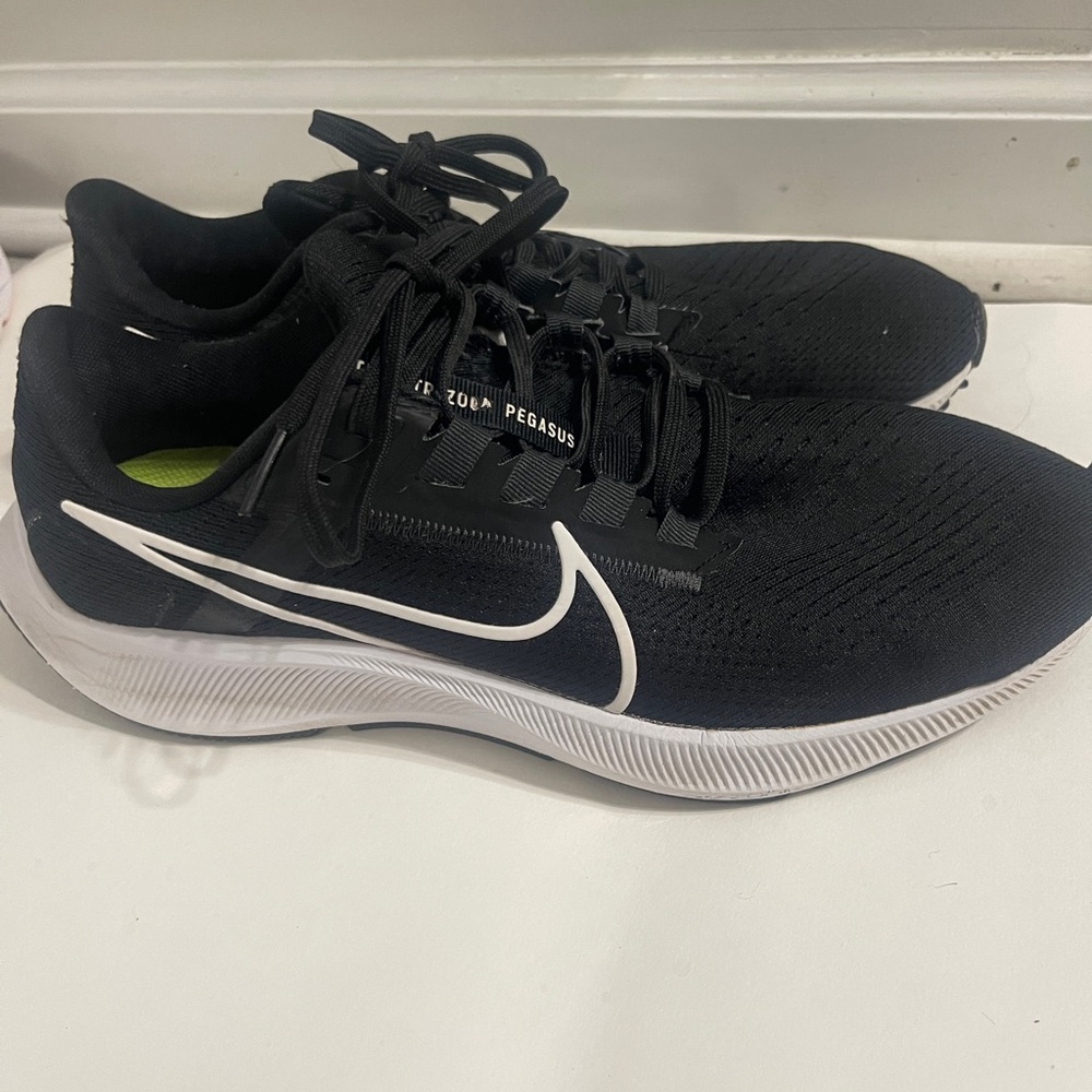 Nike Air Zoom Pegasus 38 Shoes Womens Size 10 Black Running Comfort Walking Gym